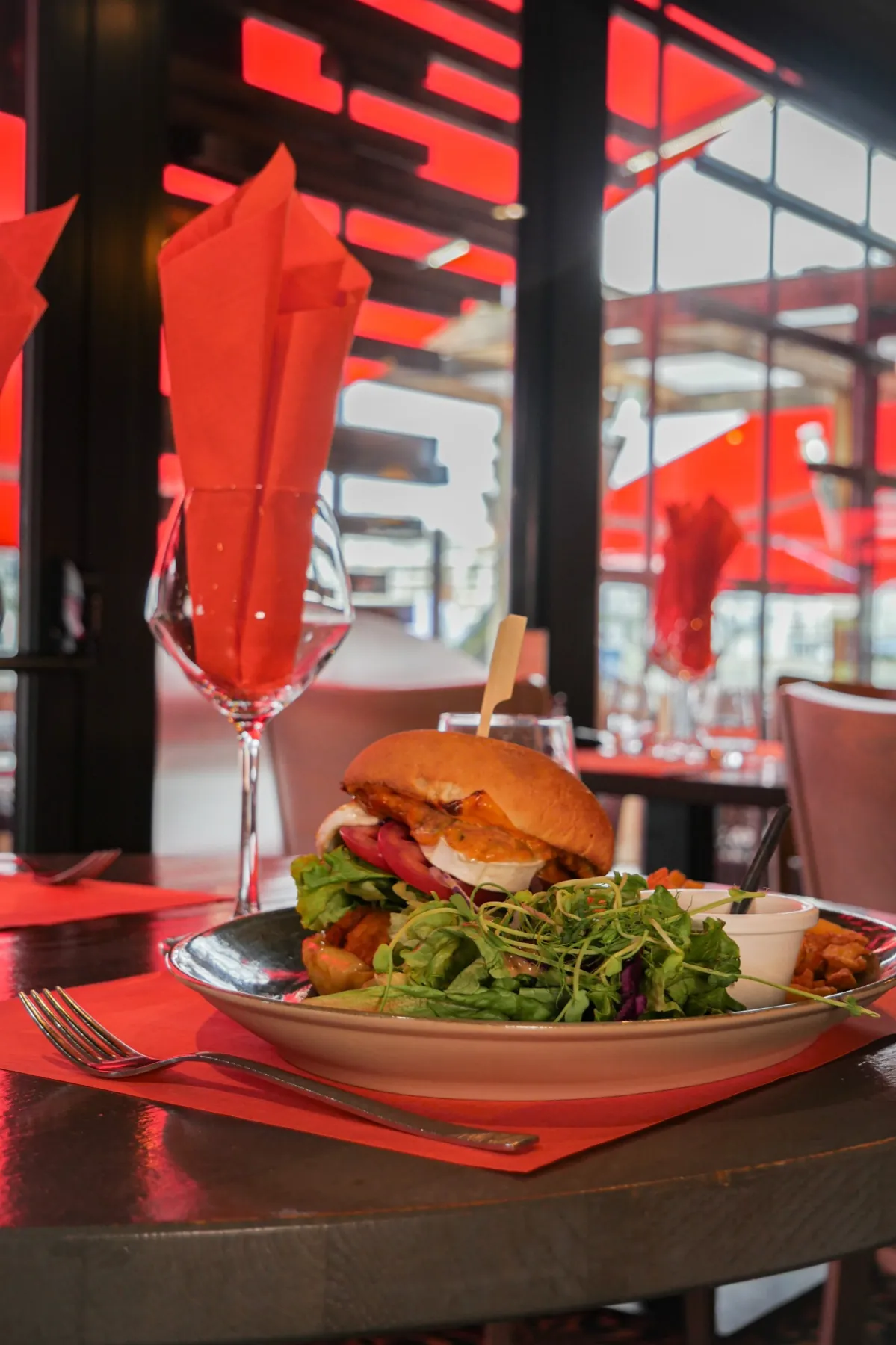 Burger servi à l'Atypic
