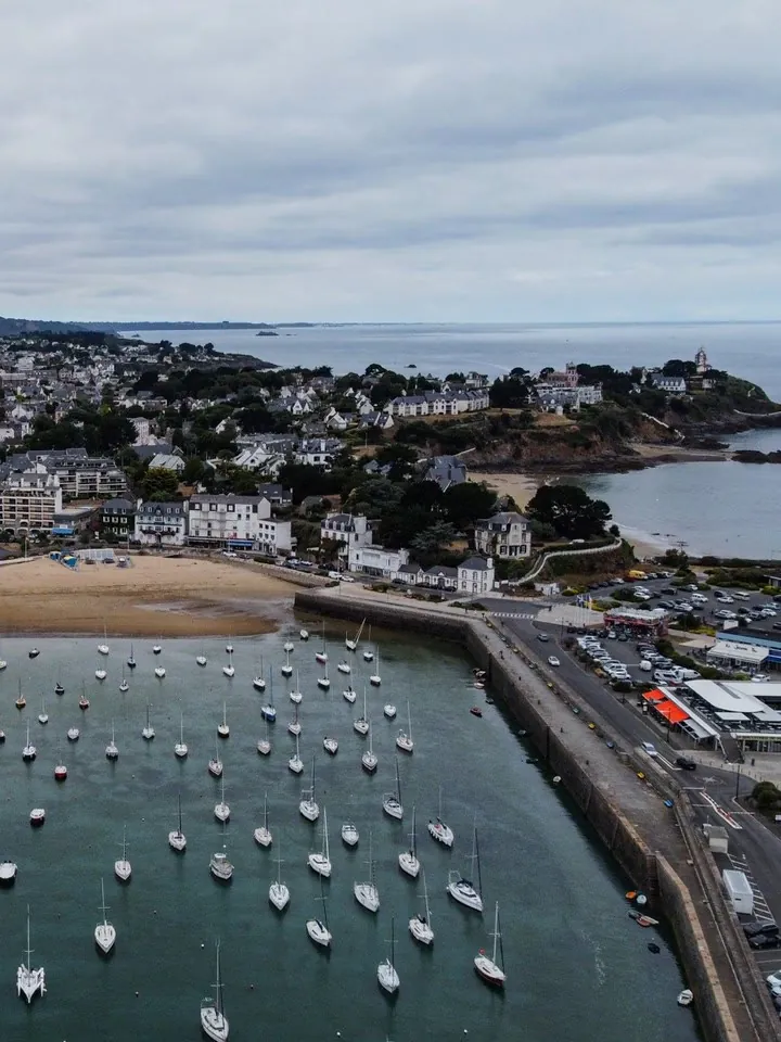 Le port de Saint-Quay-Portrieux vu du ciel — Atypic