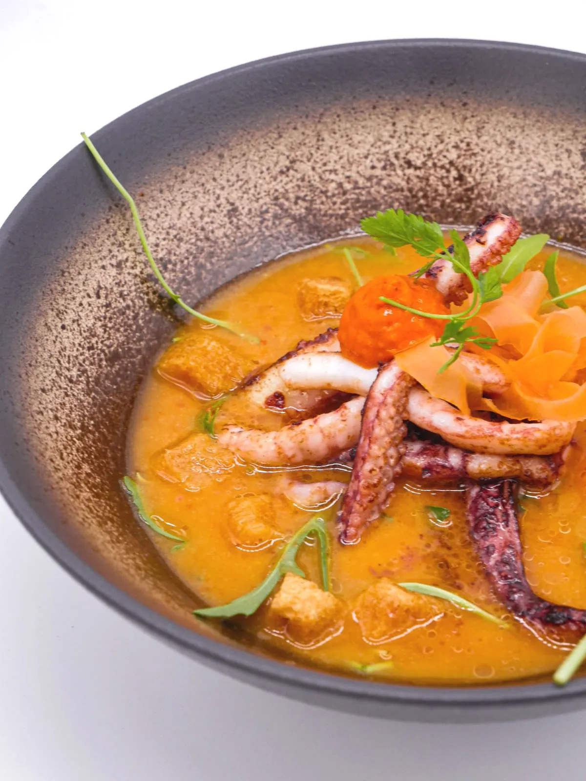 Poulpe et bouillon safrané — La Grande Plage